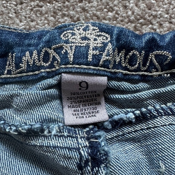 Y2K Almost Famous Distressed Low Rise Blue Denim Bootcut Jeans Juniors Size 9 - Picture 16 of 16